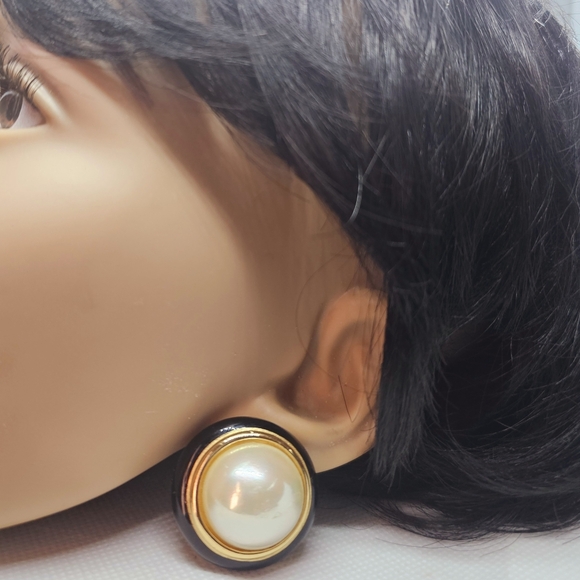 Christian Dior Clip On Earrings - Picture 6 of 11